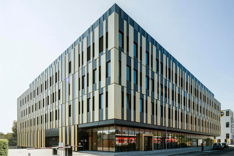 Bürogebäude unIQus in Bad Homburg fertiggestellt